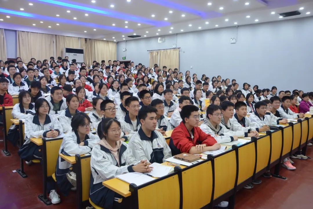 四川大学授牌临汾三中“优质生源基地”